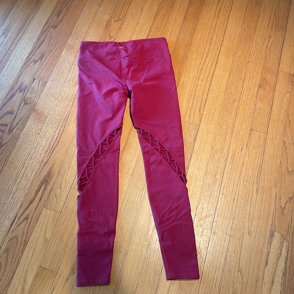 Alo Yoga Criss Cross Cutout Full Length Leggings - Picture 9 of 12